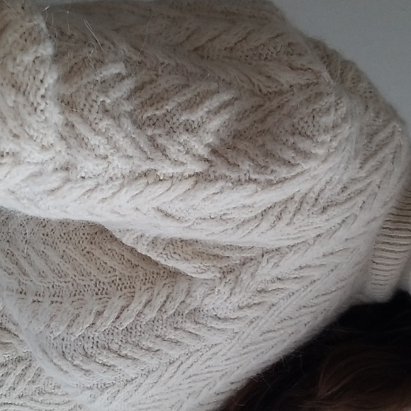 ❄ MNG Cream Sweater Size L - Picture 10 of 12